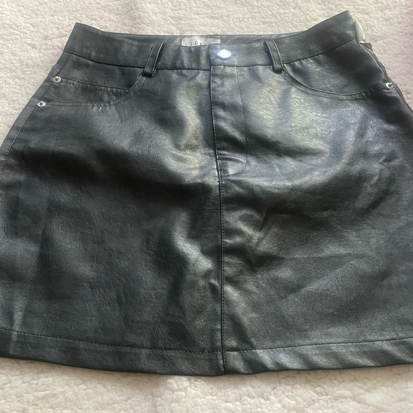 Lioness Contemporary Medium Black A-Line Goth, Streetwear, Moto, Mini Skirt - Picture 4 of 8